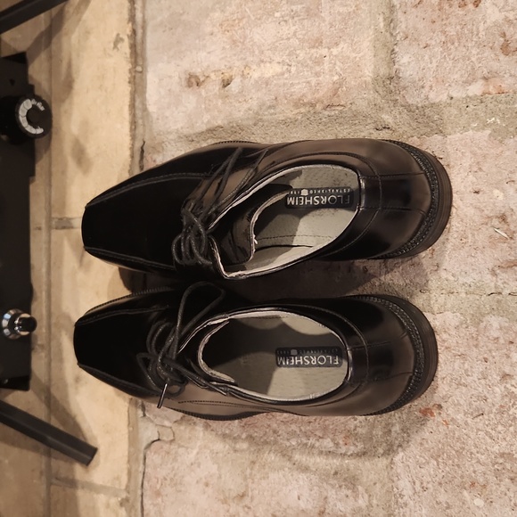 Men's Florsheim dress shoes - Picture 3 of 5